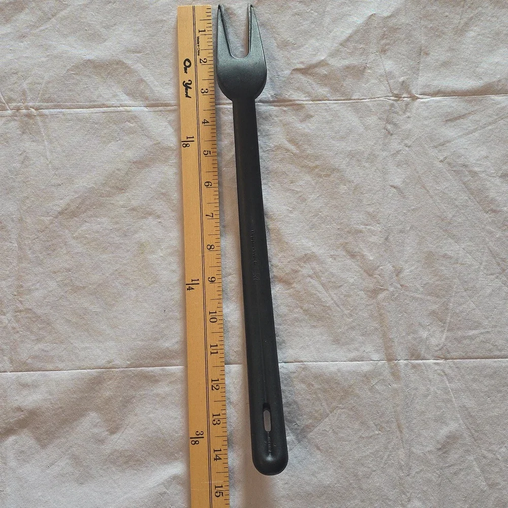 Tupperware E Series Black Nylon Long Serving Fork 14.5